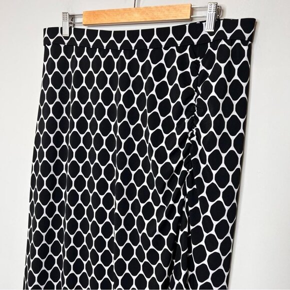 Lane Bryant Womens Size 14/16 Black White Stretch Maxi Skirt Front Slit Pull On - Picture 3 of 7